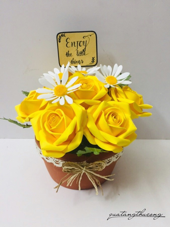 Chậu hồng giấy đất nung - Vàng
